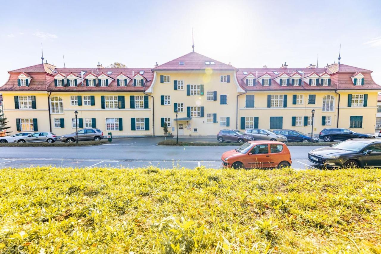 Apartments Vila Golf - Flucher Turizem ロガシュカ・スラティナ エクステリア 写真