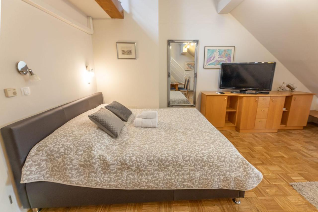 Apartments Vila Golf - Flucher Turizem ロガシュカ・スラティナ エクステリア 写真
